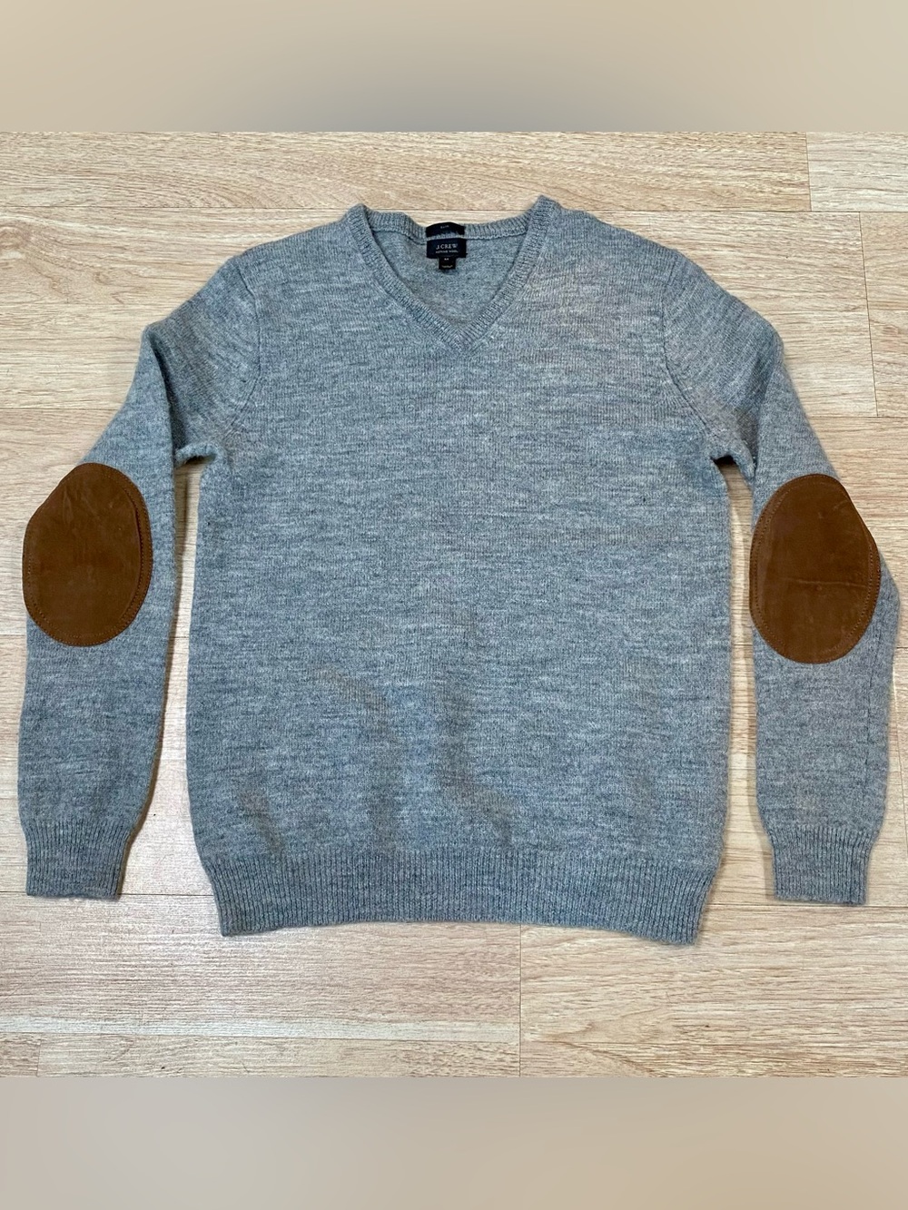 J Crew V-Neck Sweater Men’s M Slim Fit Grey Merino Wool Leather Elbow Patches